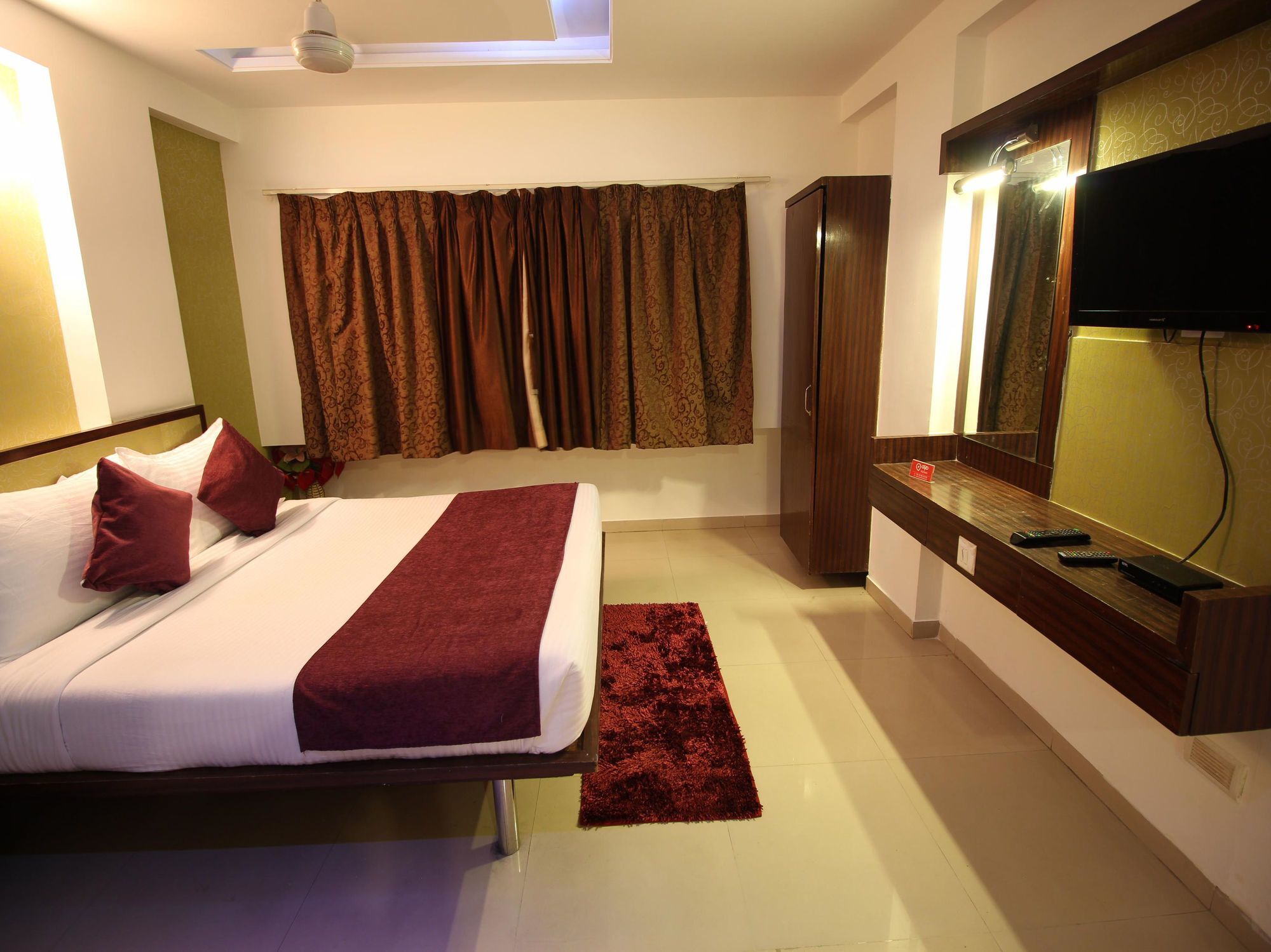 Oyo 2485 Hotel Kalash Inn 阿穆达巴 外观 照片