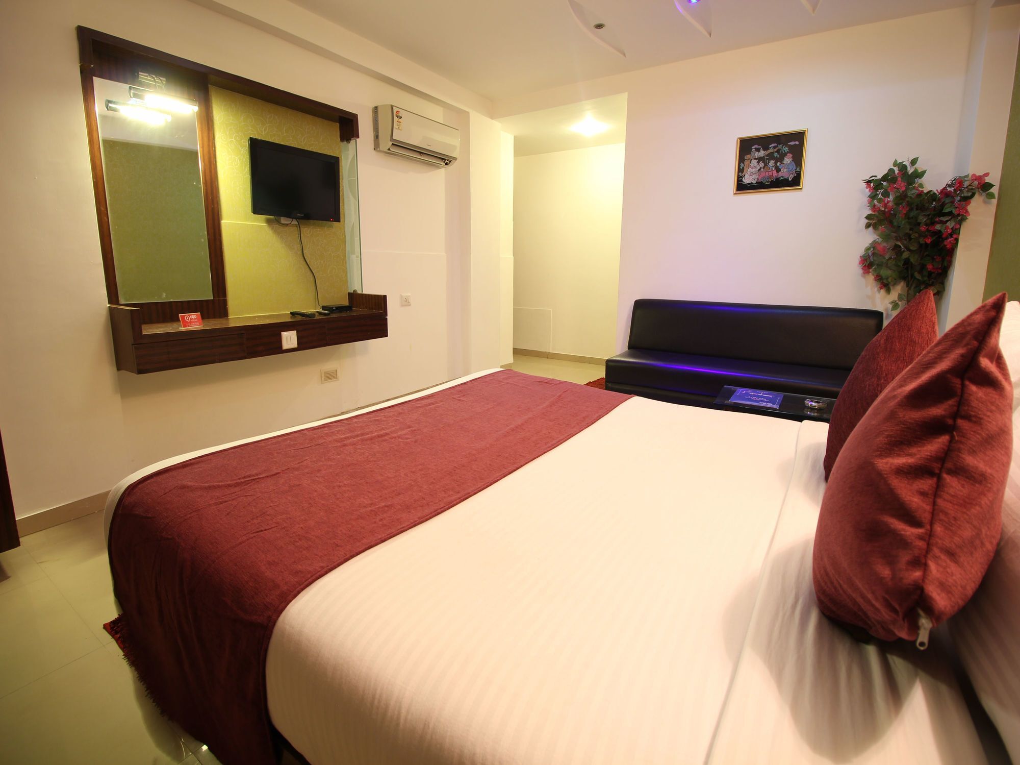 Oyo 2485 Hotel Kalash Inn 阿穆达巴 外观 照片