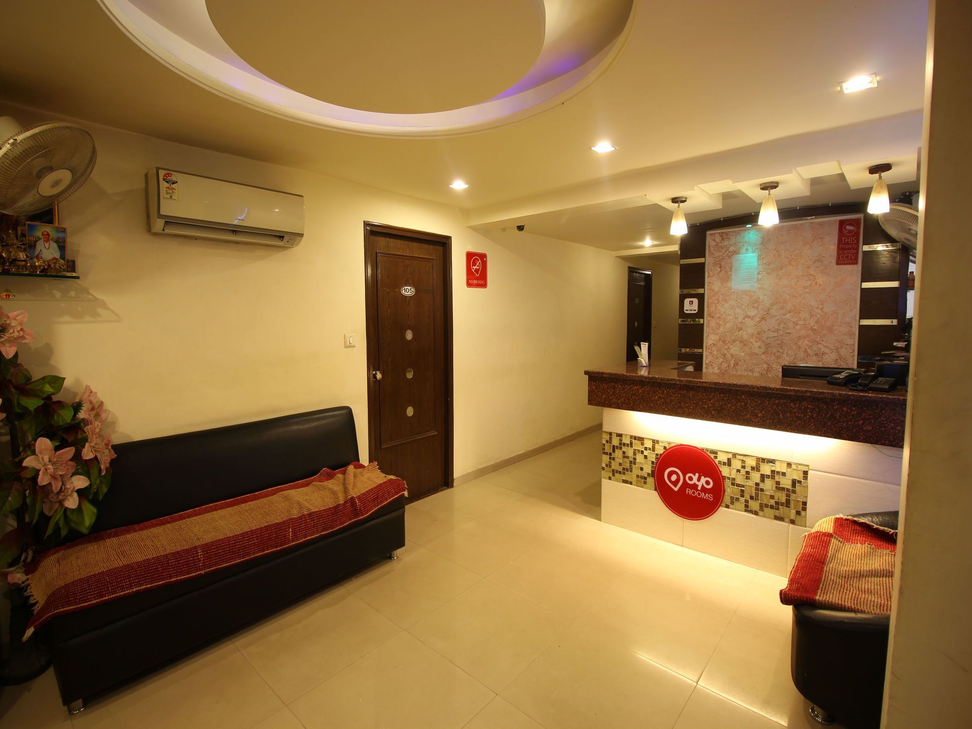 Oyo 2485 Hotel Kalash Inn 阿穆达巴 外观 照片